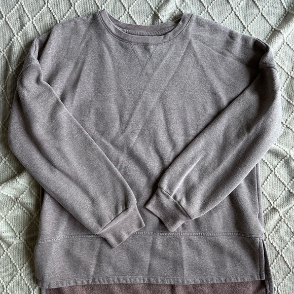 Universal Thread Sweaters - Universal Thread Women’s Crewneck Sweater - Heather Purple